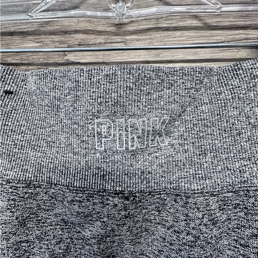 PINK Victoria's Secret Gray Leggings with Stretchy Fabric and Contoured Design - Picture 9 of 9